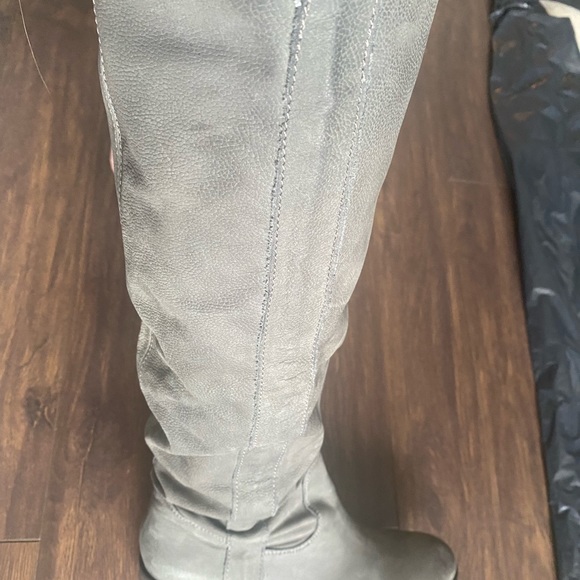 Grey Leather Designer Boots - Picture 14 of 14